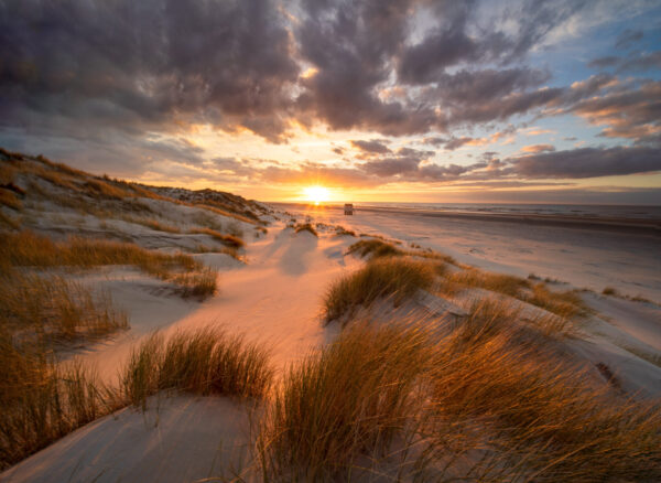 zonsondergang Terschelling drenkelingenhuisje Noordzeeduinen